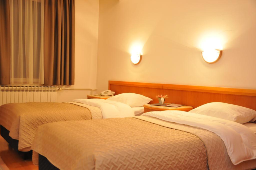 Hotel Terex Naselje Starosjedilaca Esterno foto